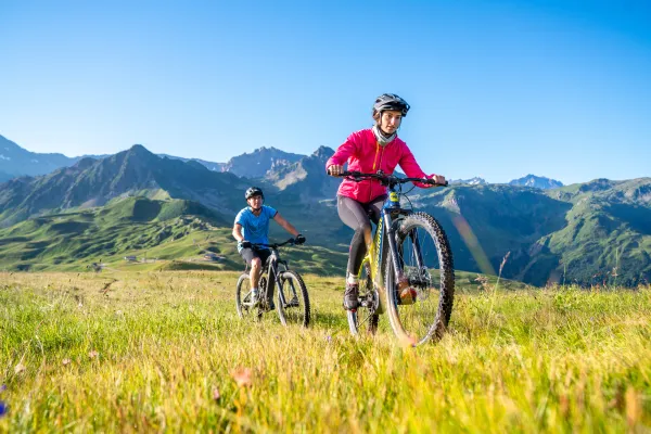 Fat Bike Electrique et VTT avec Altitude Bike School