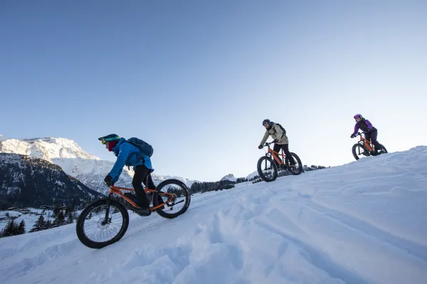 Fat Bike Electrique sur neige avec Altitude Bike School