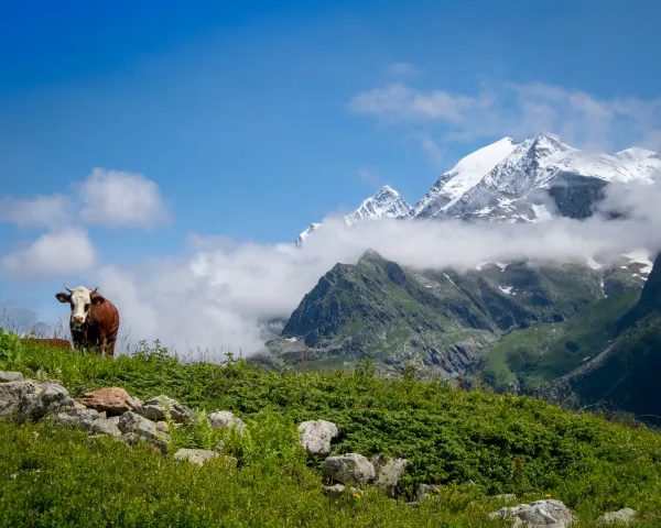 Le refuge des Prés, par les chalets des Prés