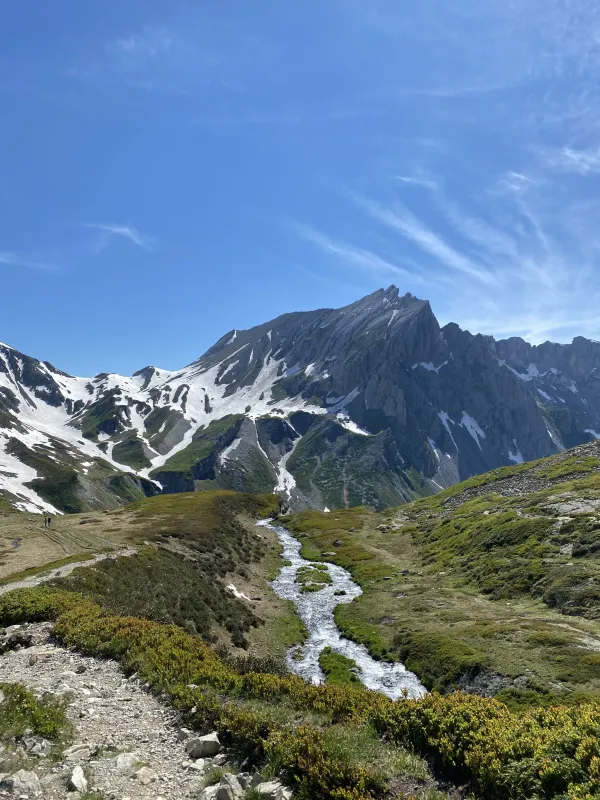 Arrivée au lac Jovet au coeu de la Réserve Naturelle des Contamines
