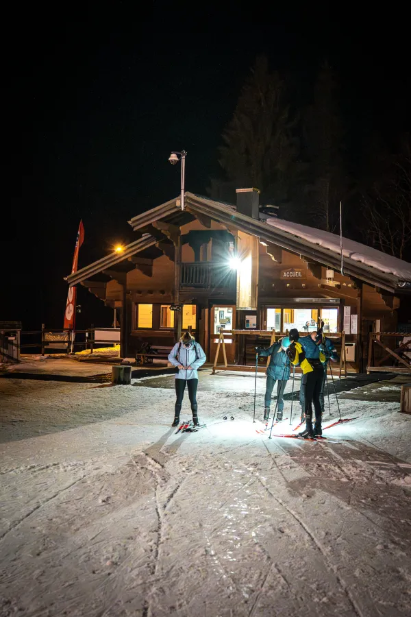 Nocturne de ski de fond sur le domaine nordique 4 saisons des Contamines-Montjoie