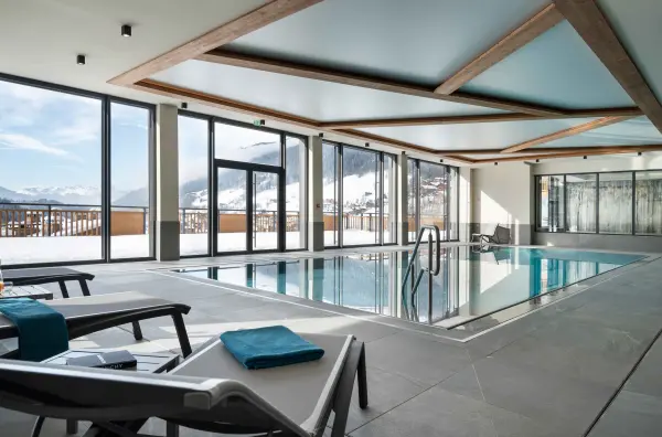 Piscine intérieure chauffée