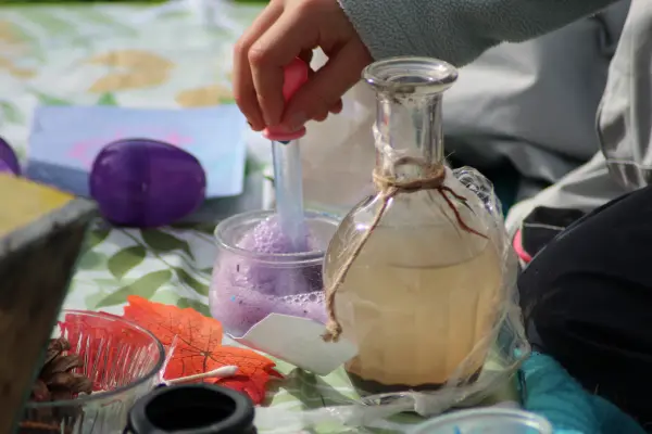 Atelier enfant : potions magiques d'Halloween et curiosités nature