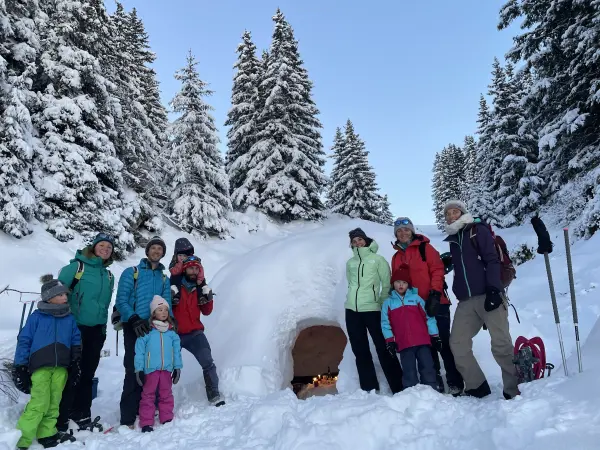 Apéro dans l'igloo avec Igloo Raquettes_Les Carroz-d'Arâches