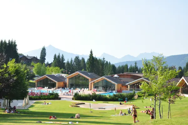 Splash pad, petit et grand bassin