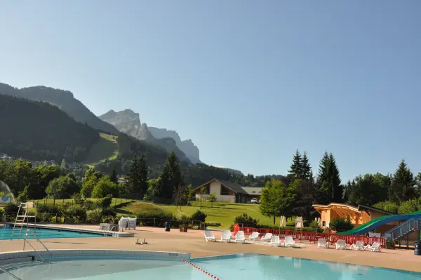 vues sur les montagnes des Carroz