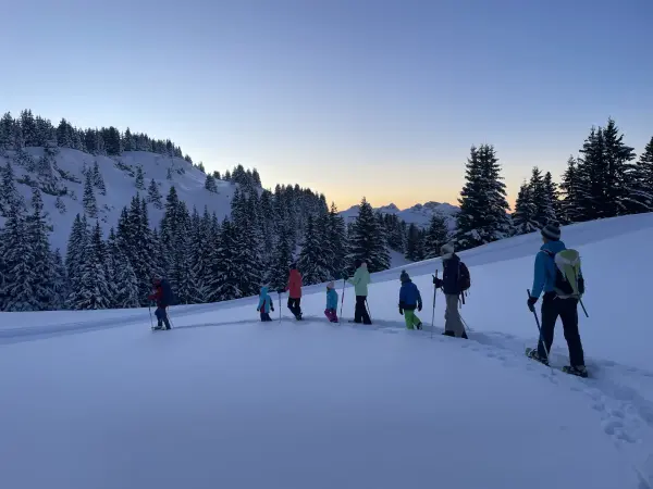 Fondue dans l'igloo avec Igloo Raquettes_Les Carroz-d'Arâches
