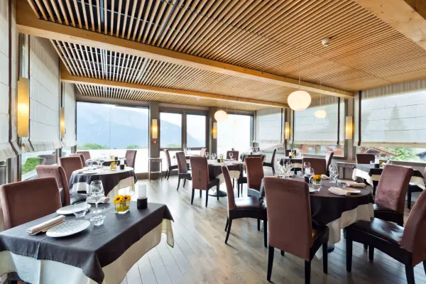 Salle de Restaurant Gastronomique La Croix de Savoie