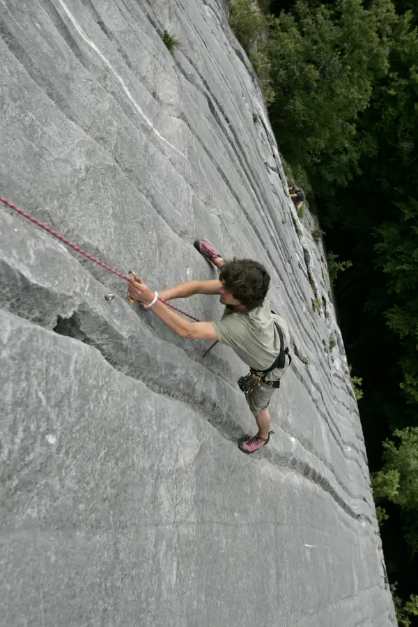 Leçons d'escalade en collectif - Montagne Activités
