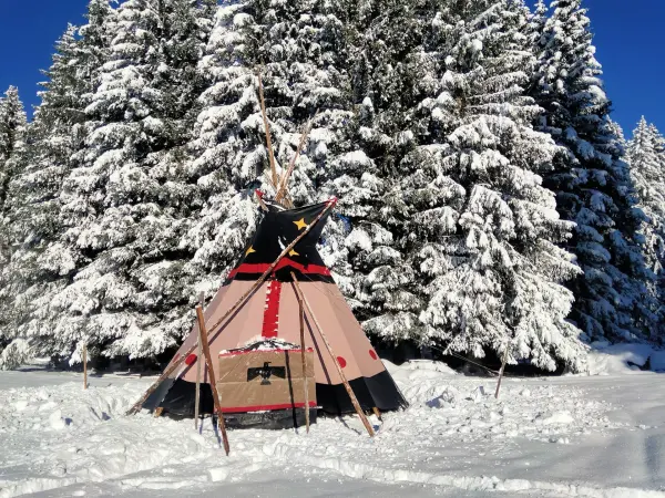 Vue extérieure du tipi