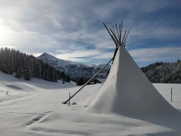 Tipi sous le soleil