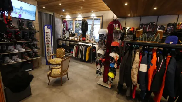 Intérieur magasin skiset