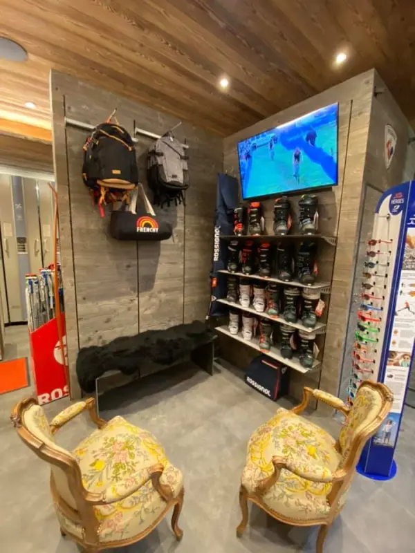 Intérieur magasin skiset