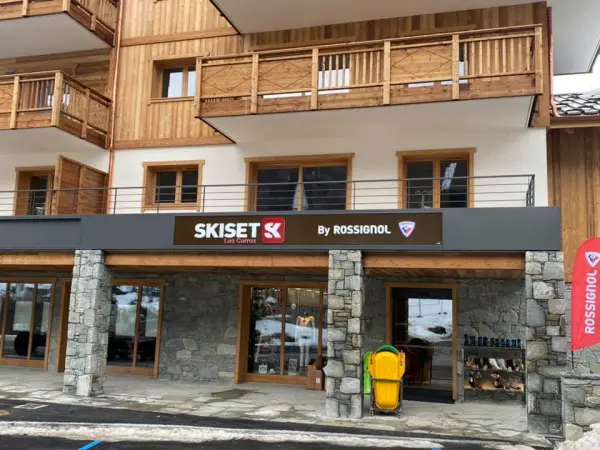 Intérieur magasin skiset
