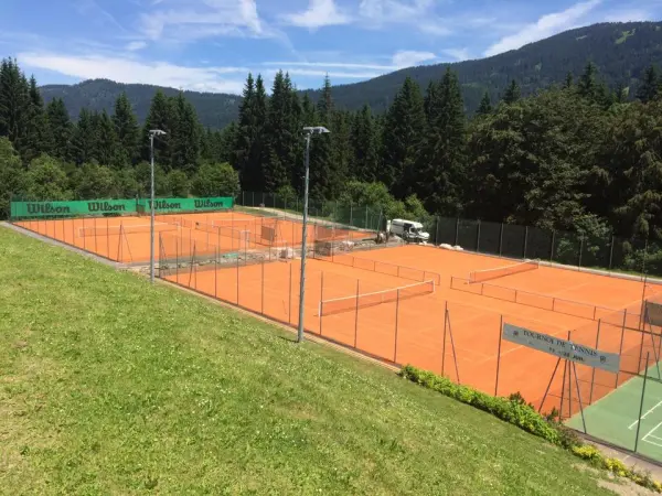 Tennis Club