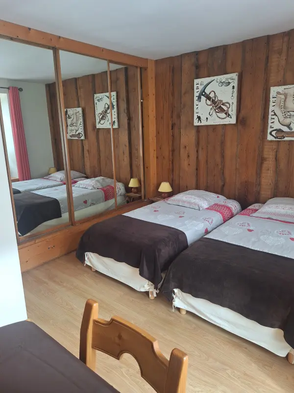 vue du lit et dressing