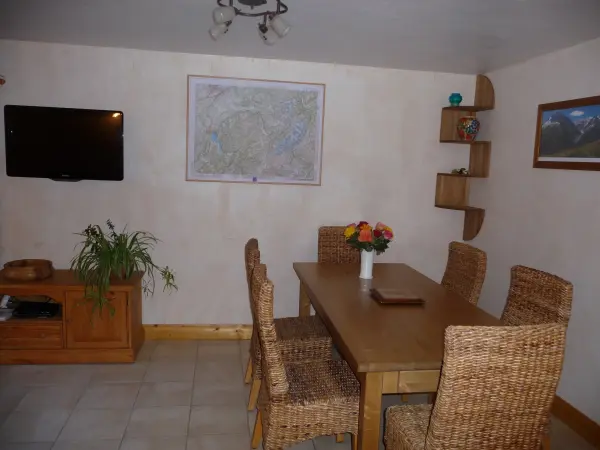 Appartement Mémé Rosa - CHAMEL Coin repas