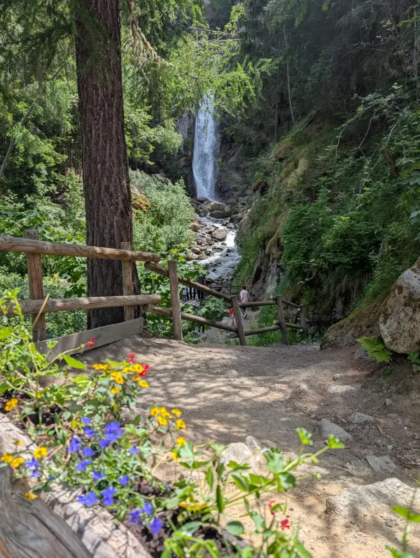 Buvette de la cascade du Dard_Chamonix-Mont-Blanc
