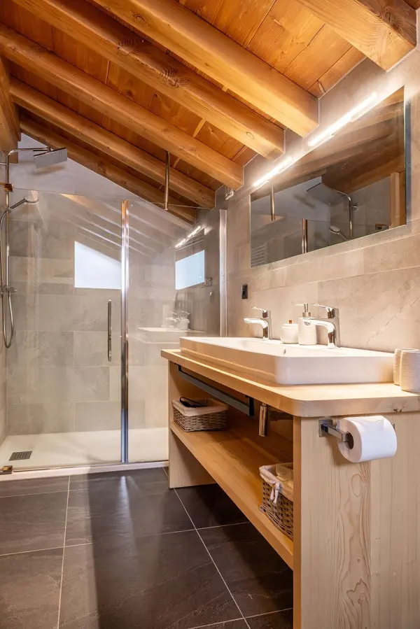 Salle de bain, 2eme étage coté douche