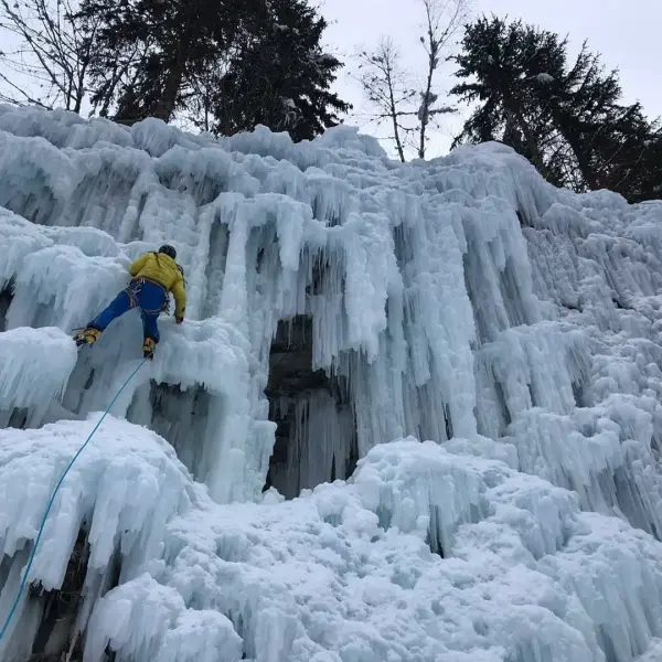 ice climbing 