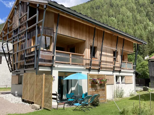 Vue Eté Location Chalet Walser 12 p, 4 chambres, 210m²