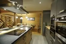 CUISINE TOUTE EQUIPEE, électroménager A+, ilot central, bar 4 sièces
