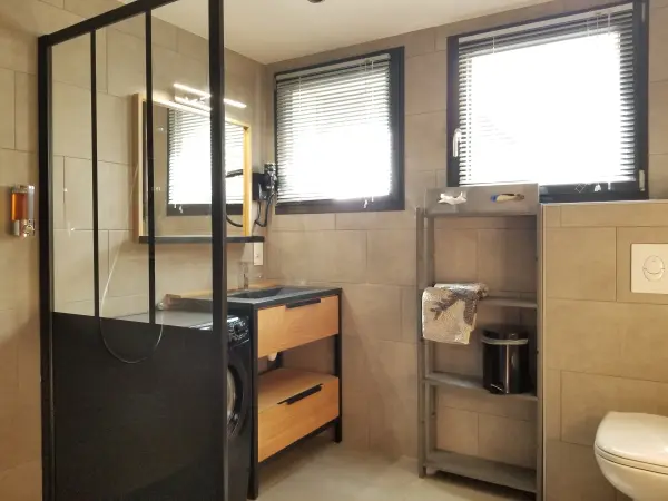 SALLE DE BAINS en SUITE CHAMBRE PRAZ TORRENT, 6m² douche italienne