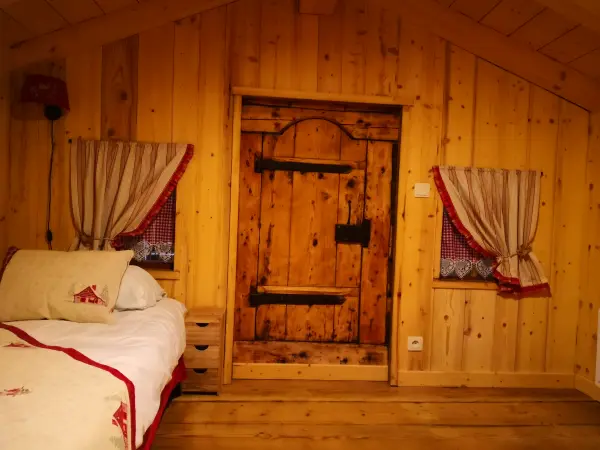 Détail de la chambre du chalet petit bornand