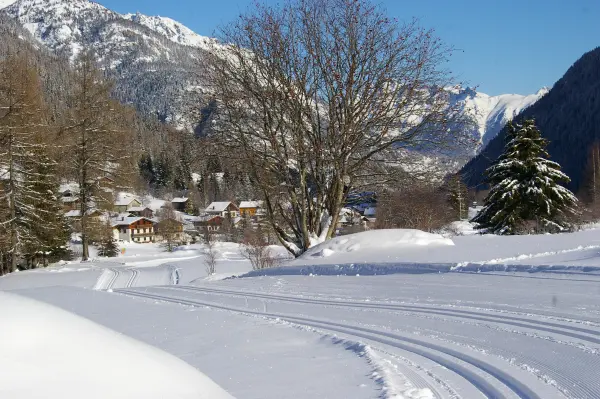 Vue sur la piste de fond avec de la neige fraiche