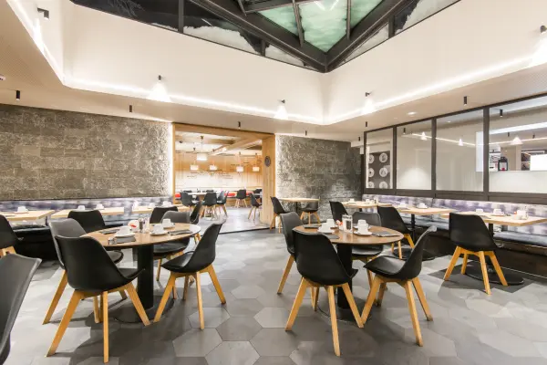 From Savoie : Restaurant de spécialités Savoyardes