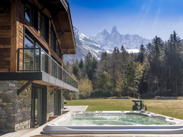 Chalet Elevation jacuzzi