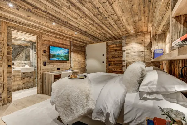 Chambre Maitre avec sa salle de bain privée au Chalet Azurite