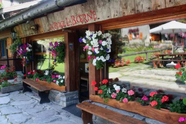 gîte la boerne argentière chamonix été entrée