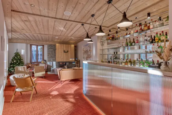 Salon Bar