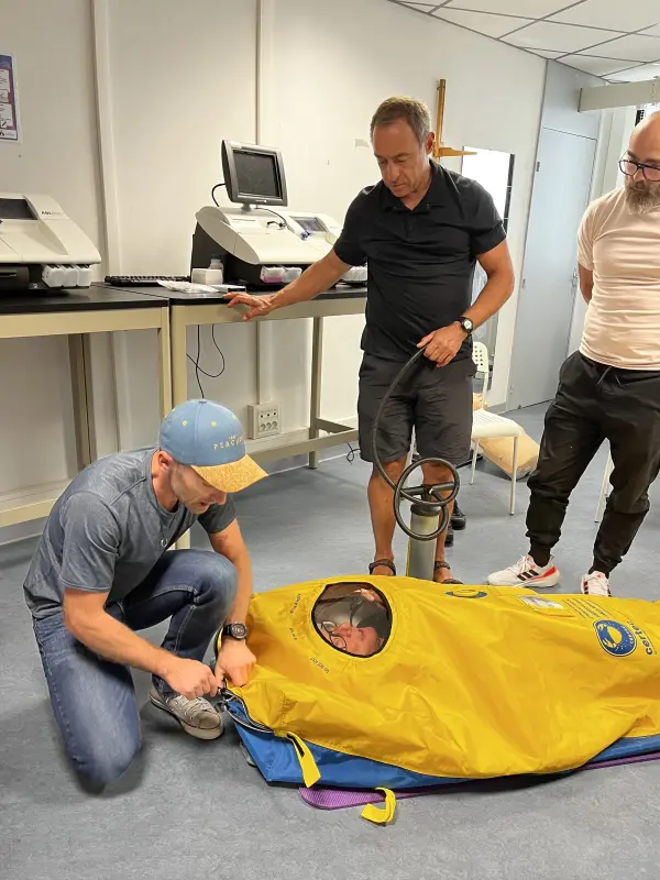 Apprentissage de l'usage du caisson hyperbare 
