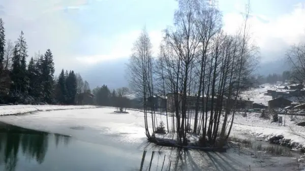 Vue sur le lac des chavants