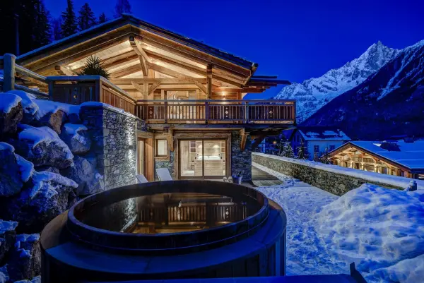 Façade du chalet Azurite en hiver