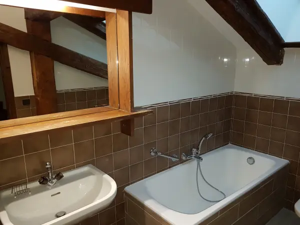 Dans chambre parentale Mont-Blanc avec WC séparé à côté