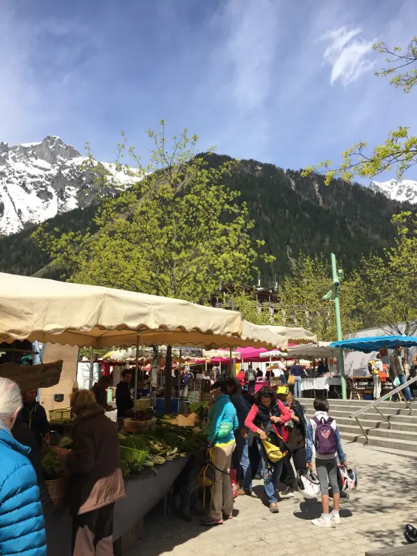 marché place du mont blanc