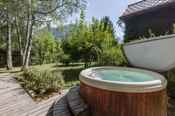 Jacuzzi Mazot Les Tines