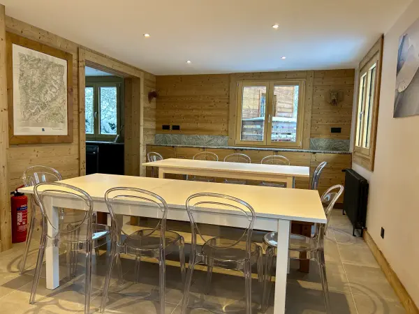salle à manger pour 8 à 28 personnes