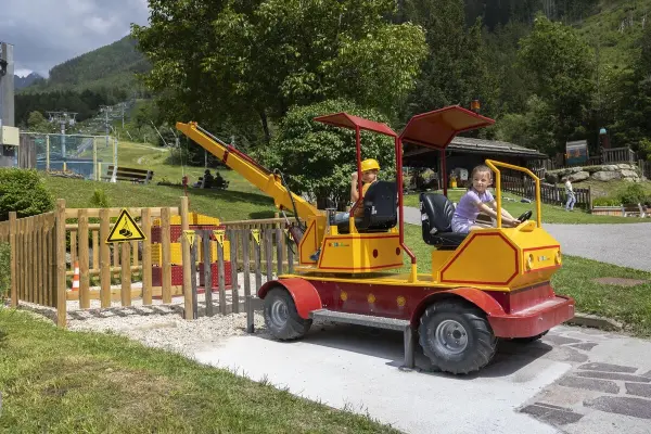 Planards parc chamonix mini grue 