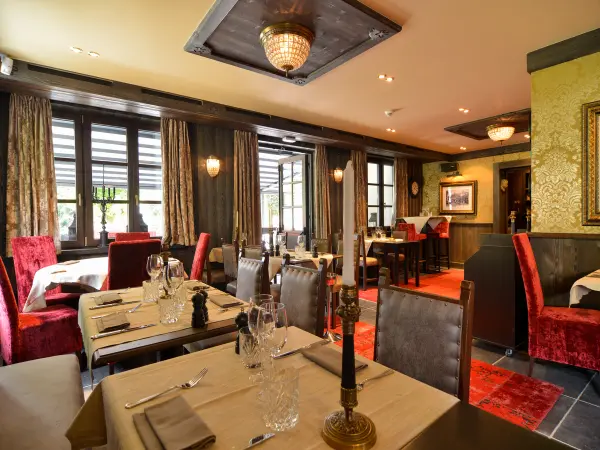 castel restaurant 8