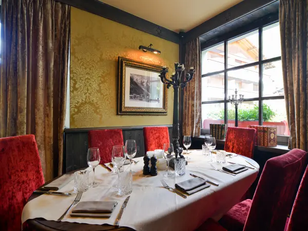castel restaurant 10