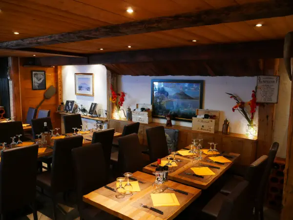 Neapolis salle