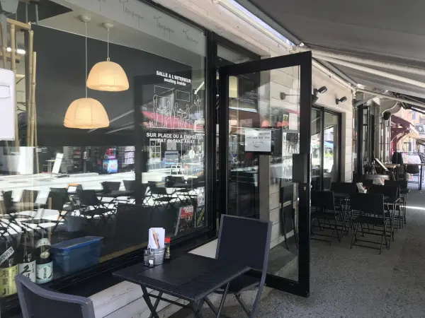 Un restaurant japonais avec terrasse à Chamonix