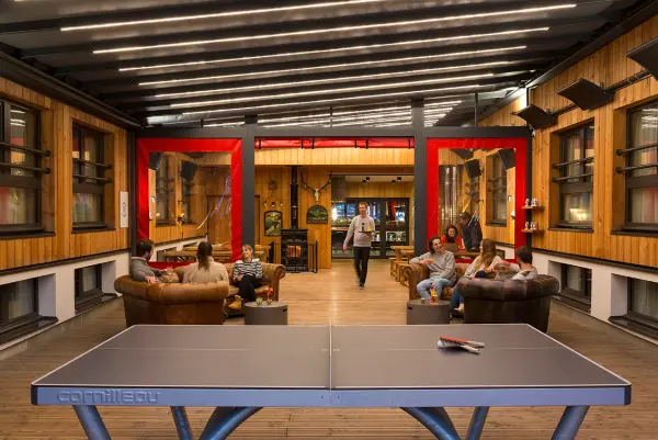 Patio ping pong