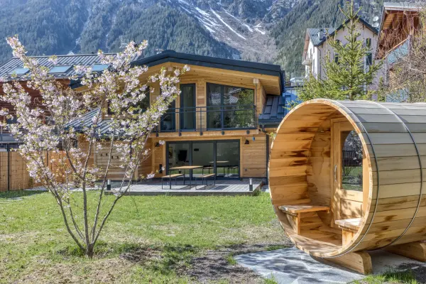 Chalet entièrement rénové par Pangea, disponible à la location