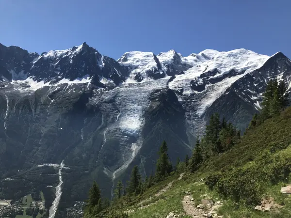 montée à Bel-Lachat