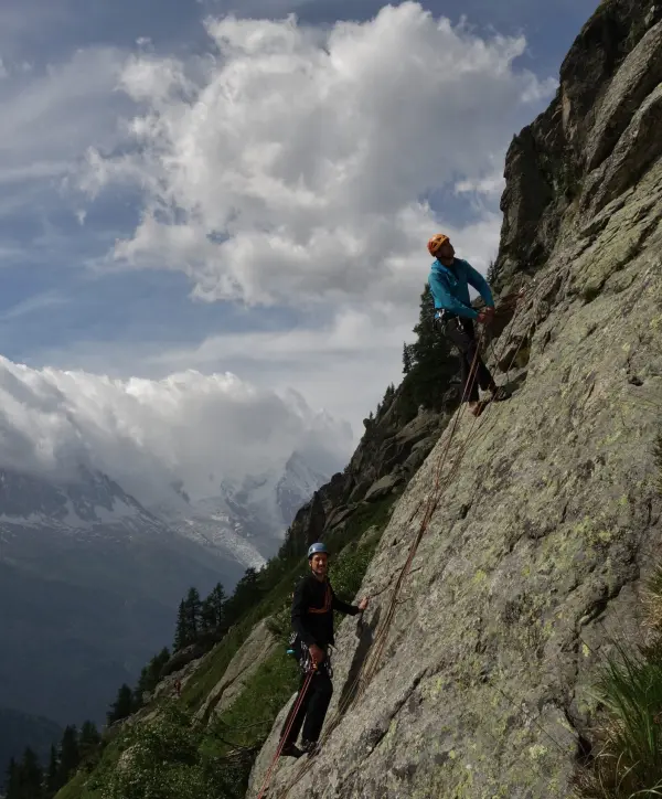 Stage escalade grandes voies dès 11 ans -Cie des guides Chamonix